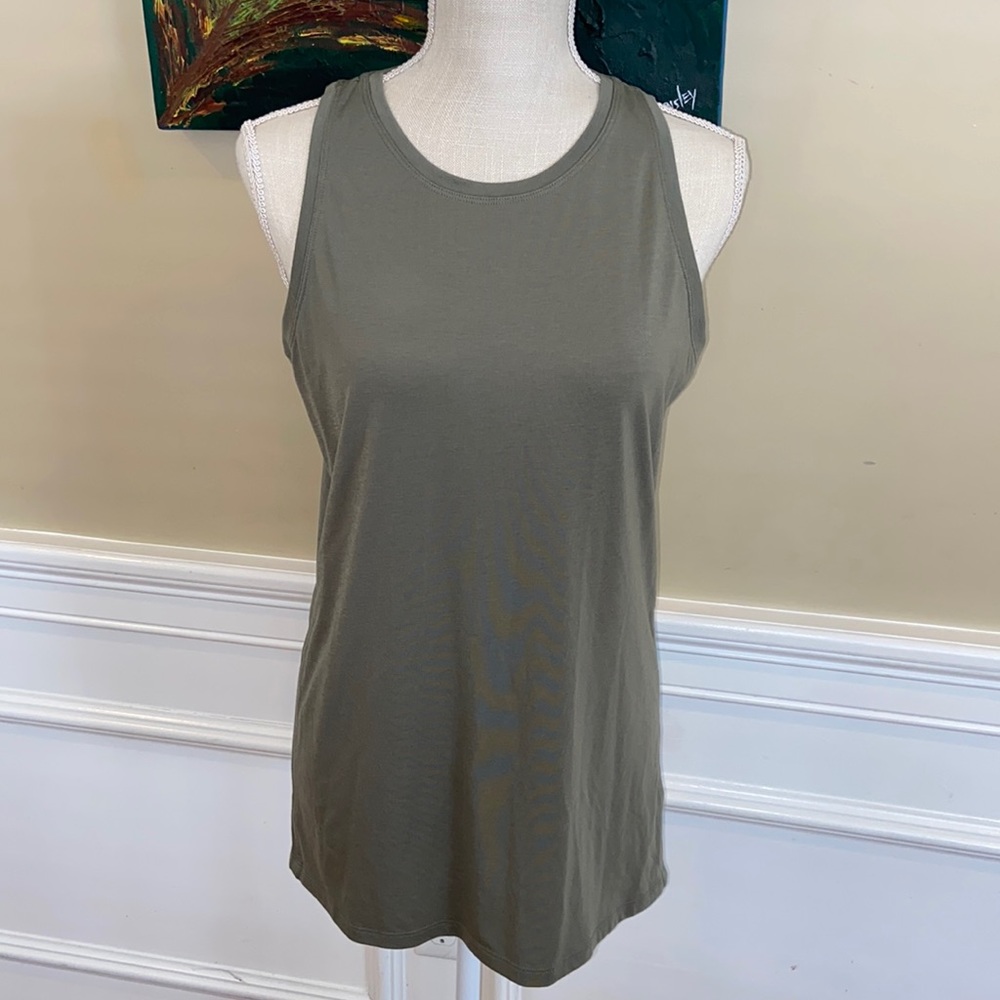Athleta Essence Vital Tank